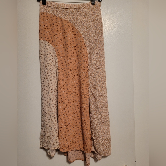 American Eagle Outfitters Dresses & Skirts - *SALE* AEO American Eagle, floral slit maxi boho skirt, small